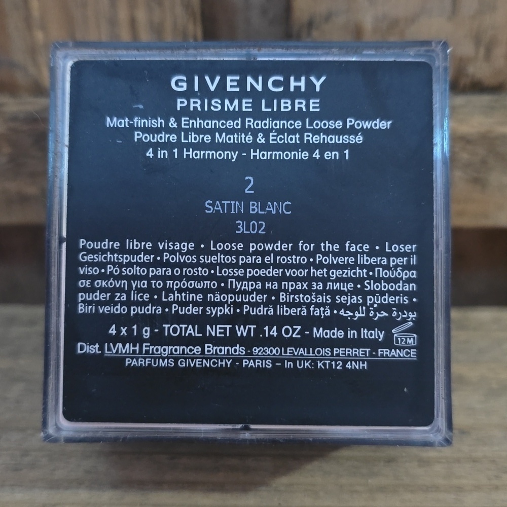 Givenchy Prisme Libre Illuminating & Color Correcting Loose Powder-2 Satin Blanc